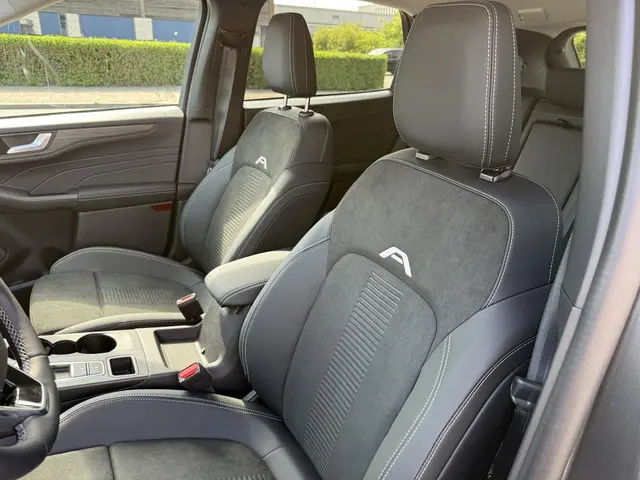 Ford Kuga 2.5 PHEV Active X 2025 Hybride Benzine 19