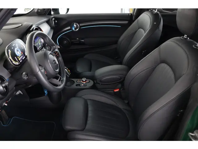 MINI Electric Cooper MINI Yours 33 kWh 2023 Elektrisch 3