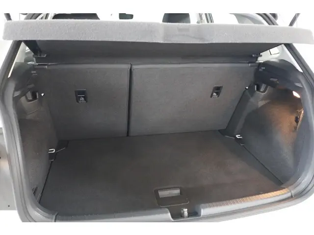 Volkswagen Polo 1.0 TSI Life 2023 Benzine 28