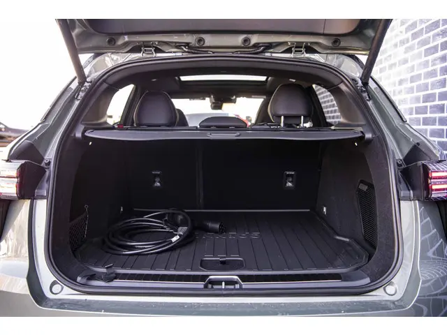 Lynk & Co 01 1.5 More 2025 Hybride Benzine 35