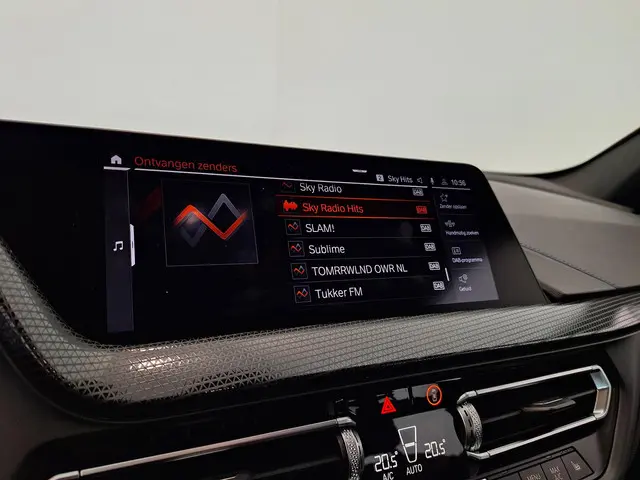 BMW 1 Serie 118i Executive Edition 2021 Benzine 28