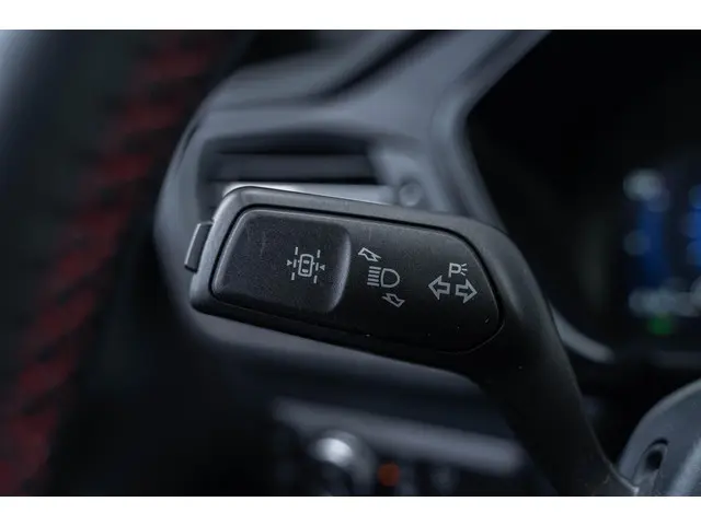 Ford Kuga 2.5 PHEV ST-Line X 2021 Hybride Benzine 34