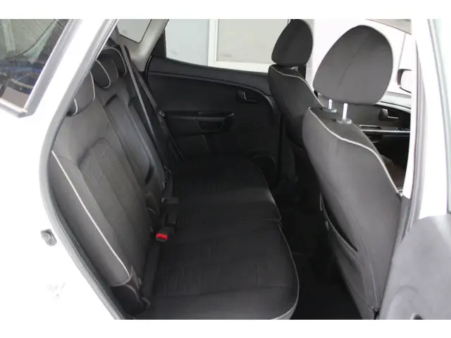 Kia Venga 1.4 CVVT Plus Pack 2013 Benzine 9