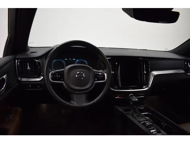 Volvo V60 2.0 T5 250pk AUT8 Inscription 2020 Benzine 19