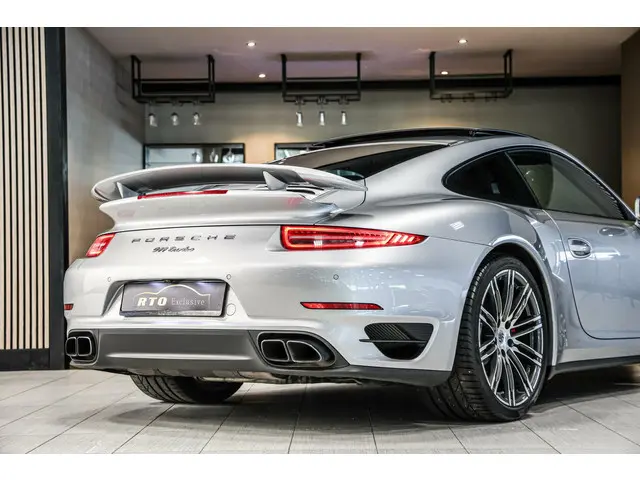 Porsche 911 3.8 Turbo Approved t/m 05-06-2027 2013 Benzine 13