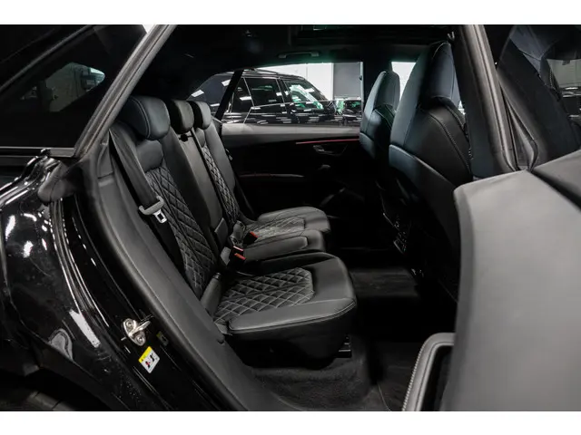 Audi SQ8 4.0 TFSI quattro 2023 Benzine 16