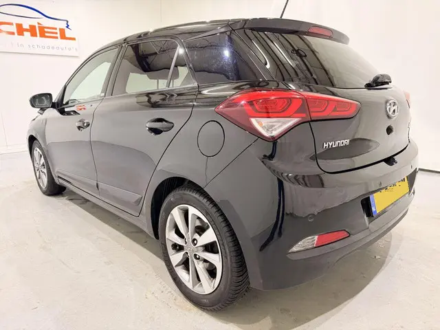 Hyundai i20 I-20 1.2 Premium Passion Navi 2018 Benzine 4
