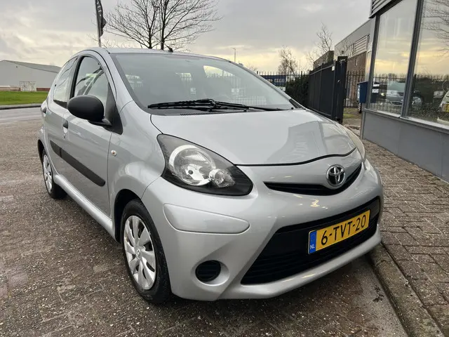 Toyota Aygo 1.0 VVT-i Now 2014 Benzine 22