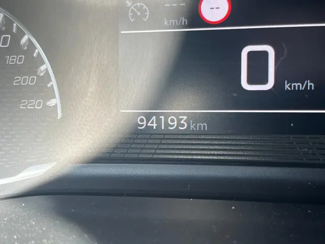 Peugeot 2008 1.2 PureTech Active Pack 2022 Benzine 19