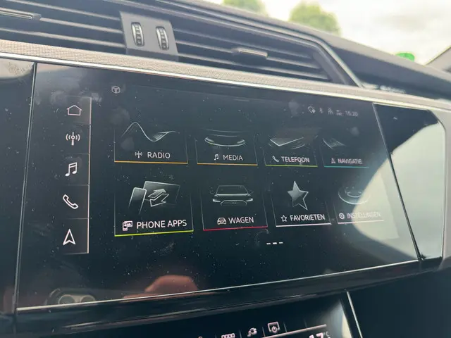 Audi e-tron 50 quattro S edition 71 kWh 2022 Elektrisch 12