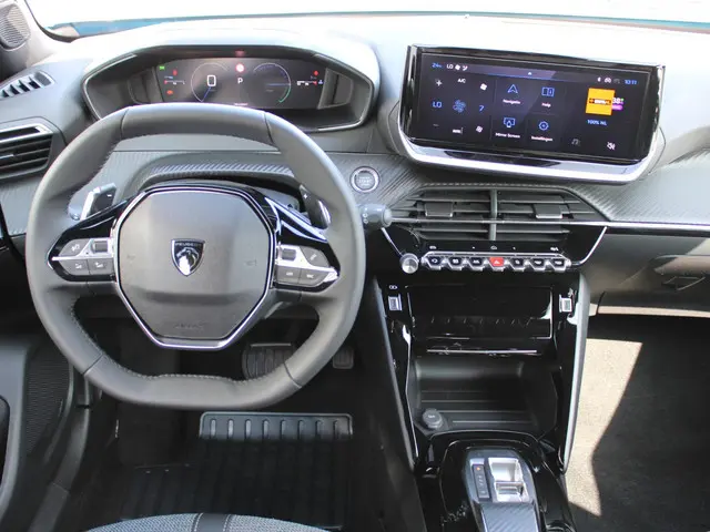 Peugeot 2008 HYBRID 145 ALLURE 2025 Hybride Benzine 17