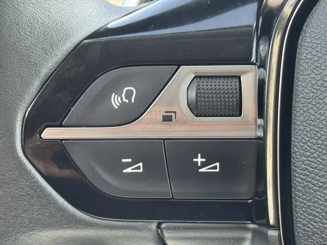 Peugeot 2008 1.2 PureTech Allure Pack 2022 Benzine 30