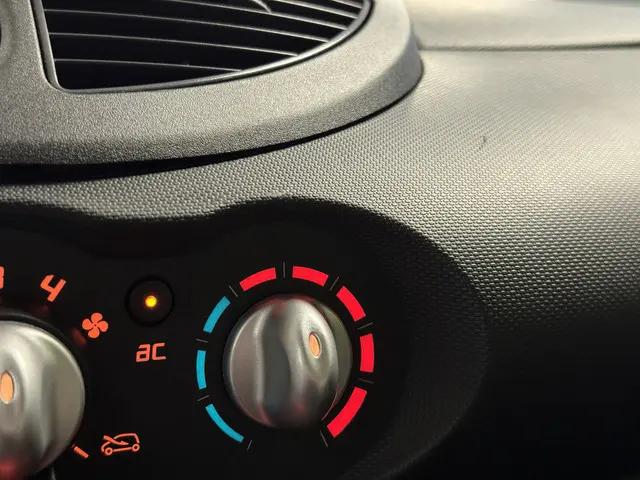 Renault Twingo 1.2 16V Parisienne 2013 Benzine 14