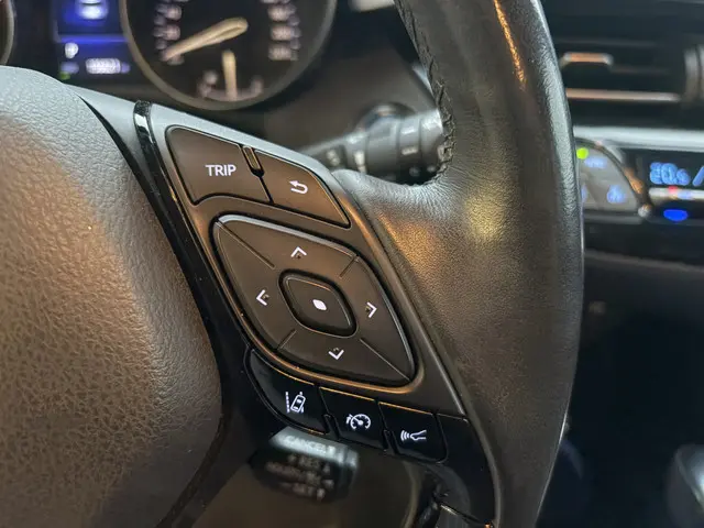 Toyota C-HR 1.8 Hybrid Premium 2017 Hybride Benzine 8