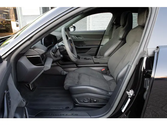 Porsche Taycan Sport Turismo GTS 93 kWh 2023 Elektrisch 12