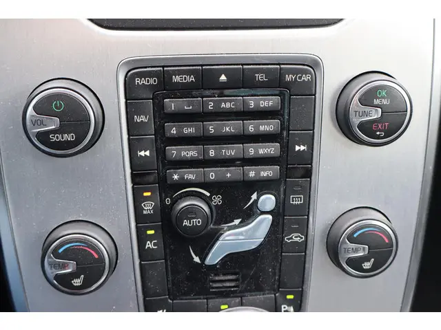 Volvo V70 2.0 D4 Summum 2013 Diesel 26