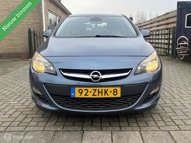 Opel Astra 1.4 Turbo Edition | AIRCO | CRUISE | 2012 Benzine 8