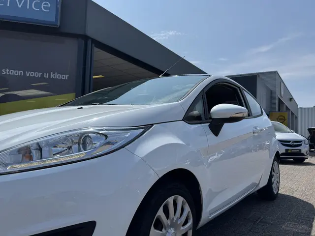 Ford Fiesta 1.0 Style 2015 Benzine 6