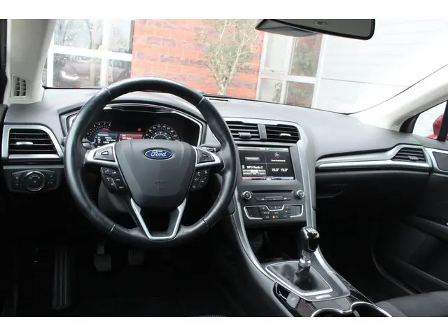 Ford Mondeo Wagon 1.5 Titanium LED/PDC/LMV 2016 Benzine 9