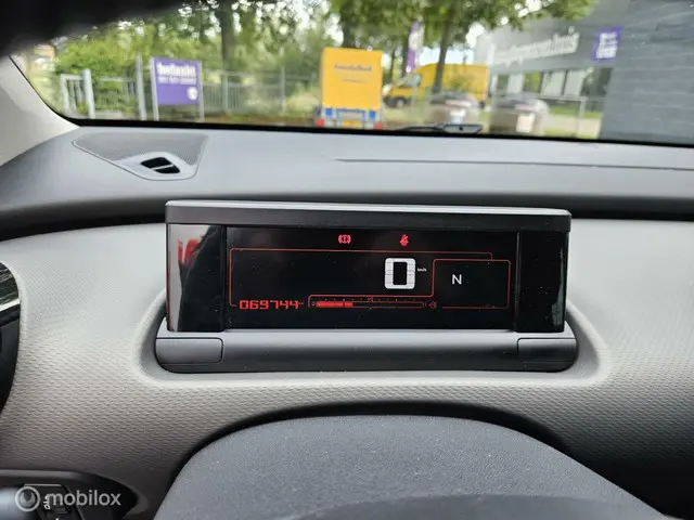 Citroën C4 Cactus 1.2 PureTech Shine 2017 Benzine 15