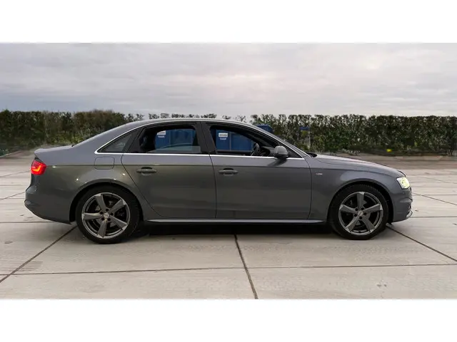 Audi A4 Limousine 1.8 TFSIe Limited S Sport 2014 Benzine 7