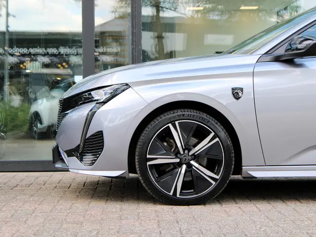Peugeot 308 SW 1.2 PureTech GT 2023 Benzine 10