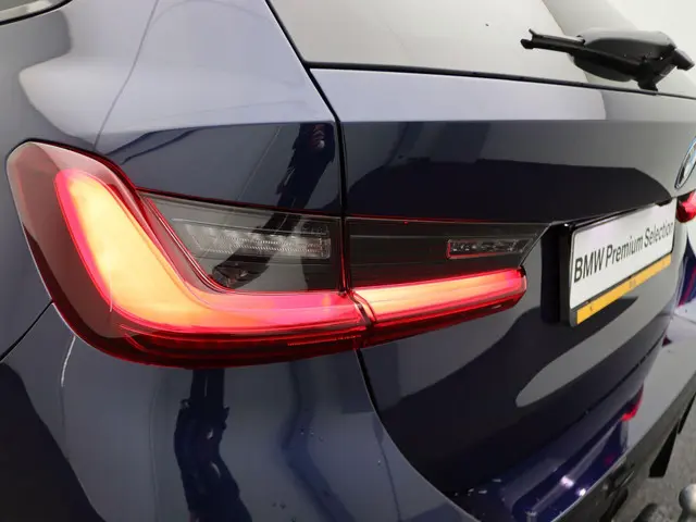 BMW 3 Serie Touring 320e 2025 Hybride Benzine 37