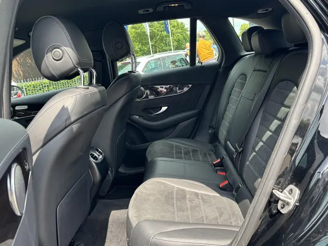Mercedes-Benz GLC 300e 4MATIC 2022 Hybride Benzine 13