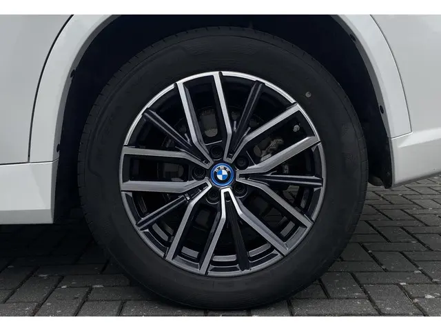 BMW X1 xDrive25e 2024 Hybride Benzine 17