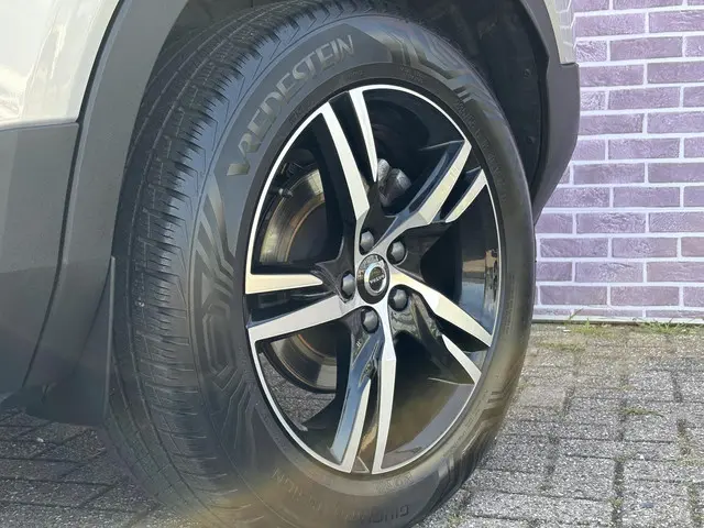 Volvo XC40 2.0 B4 Plus Dark 2024 Benzine 9