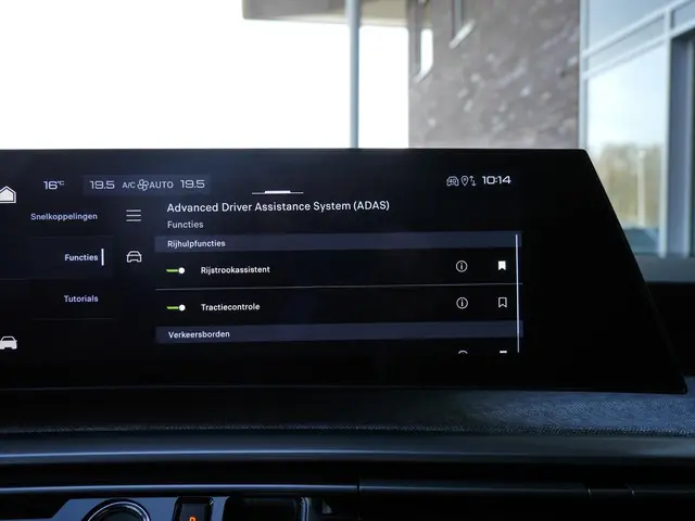Peugeot e-3008 Allure 73 kWh 2025 Elektrisch 29
