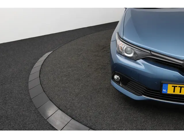 Toyota Auris 1.8 Hybrid Dynamic 2018 Hybride Benzine 35