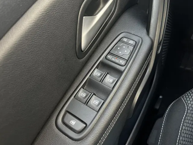 Dacia Duster 1.3 TCe 150 Journey 2023 Benzine 19