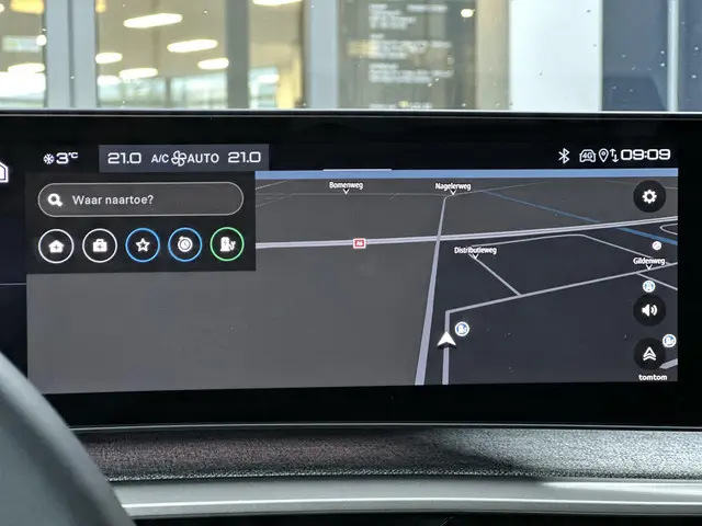 Peugeot e-3008 Allure 210pk 73 kWh 2024 Elektrisch 16