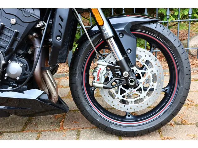 Triumph Street Triple 765 RS ABS Edition 2017 Benzine 12
