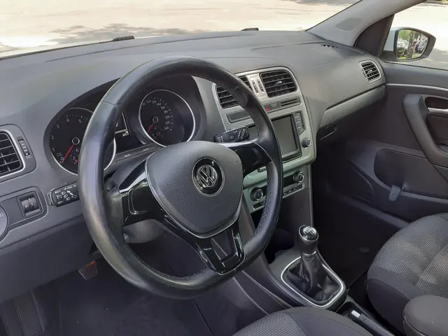 Volkswagen Polo 1.2 TSI Highline *Cruise*Navi* 2016 Benzine 11