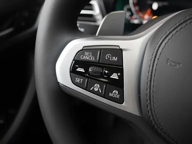 BMW X4 xDrive20i 2026 Benzine 35