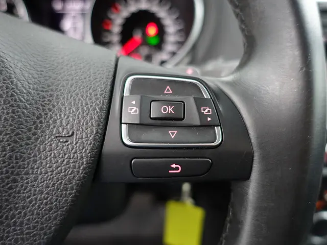 Volkswagen Golf 1.4 TSI Highline Automaat- 2012 Benzine 14