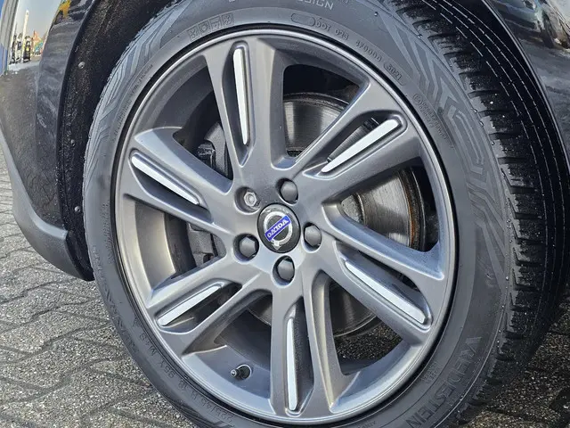 Volvo V40 Cross Country 2.0 D4 Summum 2016 Diesel 25