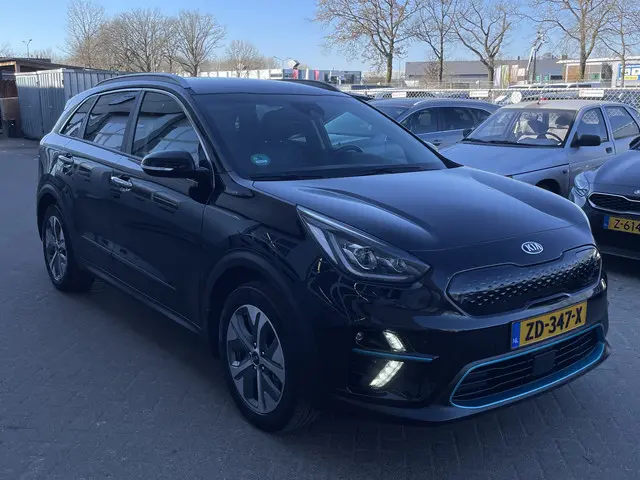 Kia e-Niro ExecutiveLine 64 kWh 2019 Elektrisch 4