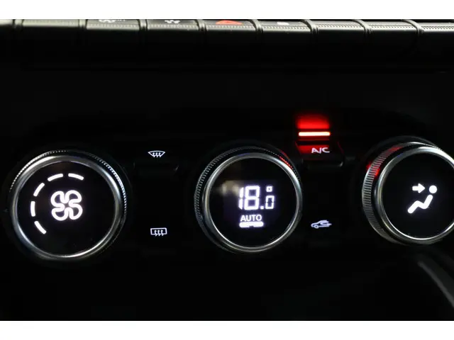 Renault Clio 1.0 TCe Intens |Carplay|PDC|Led| 2020 Benzine 8