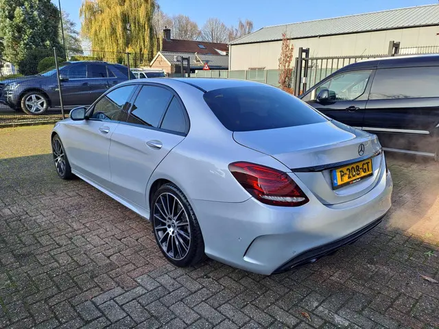 Mercedes-Benz C-Klasse 300 Prestige 2017 Benzine 8