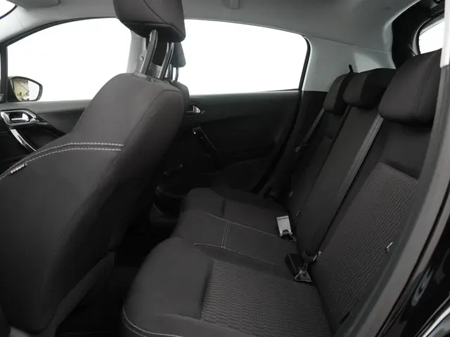 Peugeot 208 1.2 PureTech Blue Lease Active 2019 Benzine 10