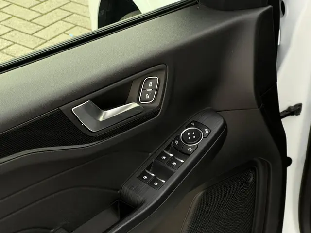 Ford Kuga 2.5 PHEV ST-Line X 2021 Hybride Benzine 22