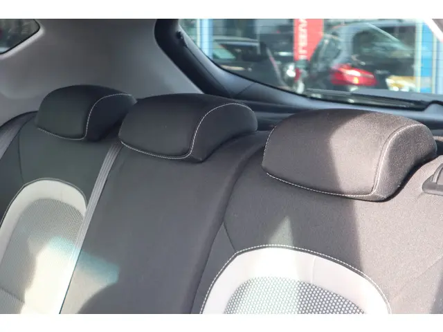 Kia cee'd 1.0 T-GDi DynamicLine 2016 Benzine 10