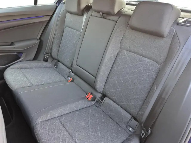 Volkswagen Golf 1.5 TSI Life 2020 Benzine 12