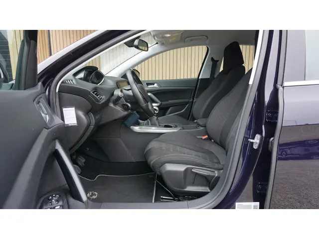 Peugeot 308 1.2 131pk 5Drs PureTech Allure 2016 Benzine 7