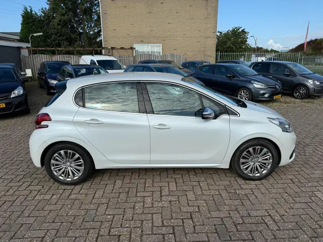 Peugeot 208 1.2 PureTech Allure 2016 Benzine 5