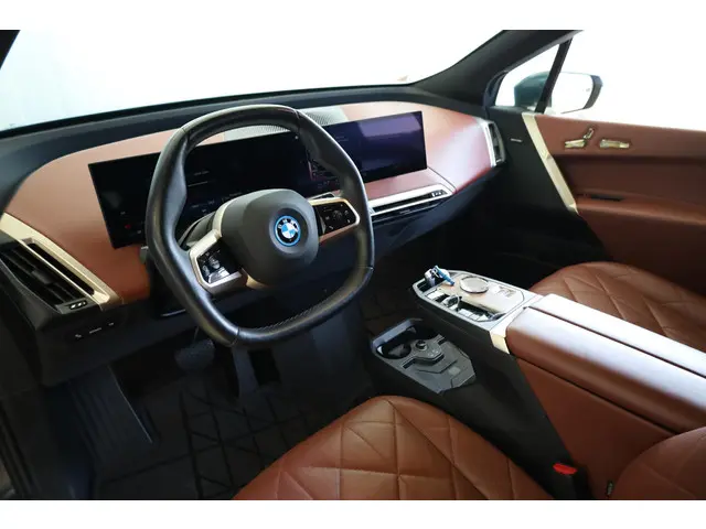 BMW iX xDrive40 High Executive 77 kWh 2022 Elektrisch 7