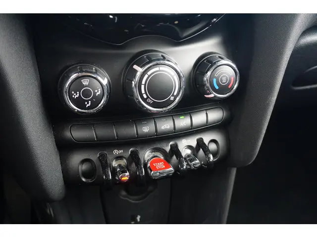 MINI 5-Deurs 1.5 One First 2018 Benzine 15